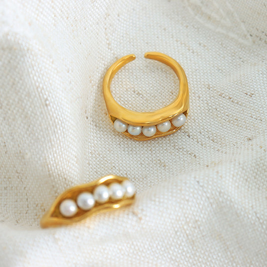18K gold novel and fashionable pod-shaped inlaid pearl design light luxury style ring