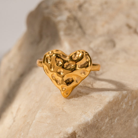 18K Gold Personality Fashion Hammer Pattern Lava Pattern Love Design Versatile Ring