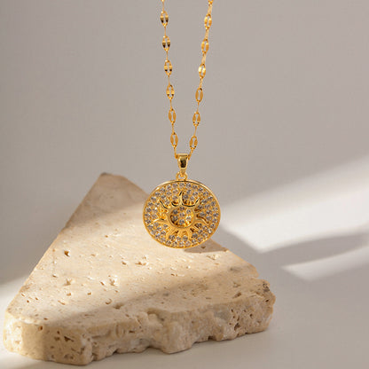 18K Gold Exquisite Simple Inlaid White Zircon Sun Disc Design Pendant Necklace